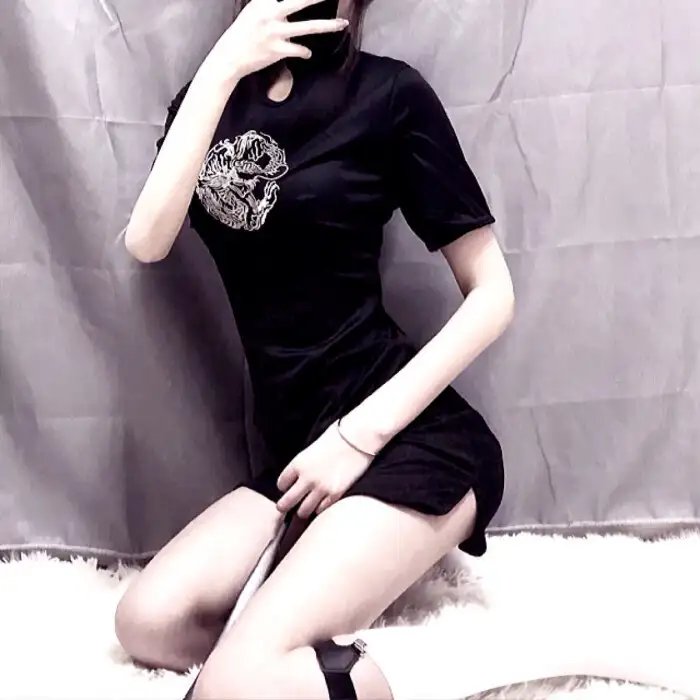金彩应召站海报